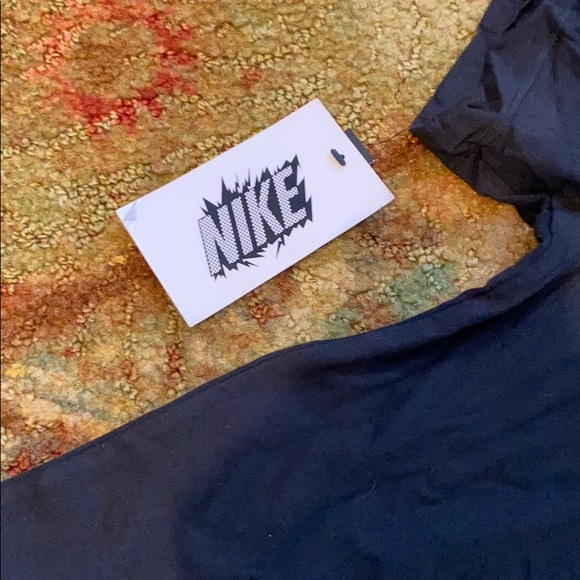 Kids Medium Nike Tee - Picture 2 of 4